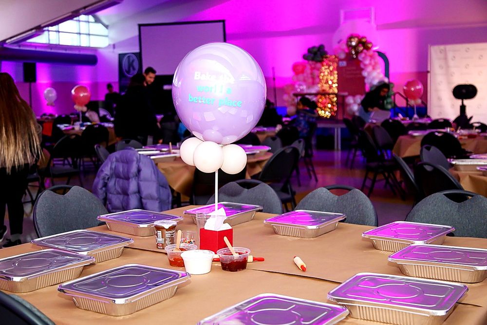 Balloon centerpiece for an event table
